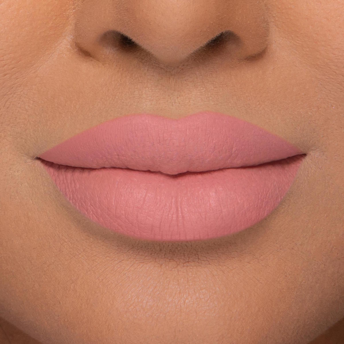 LADY BOLD LIP LINER (DELINEADOR DE LABIOS)